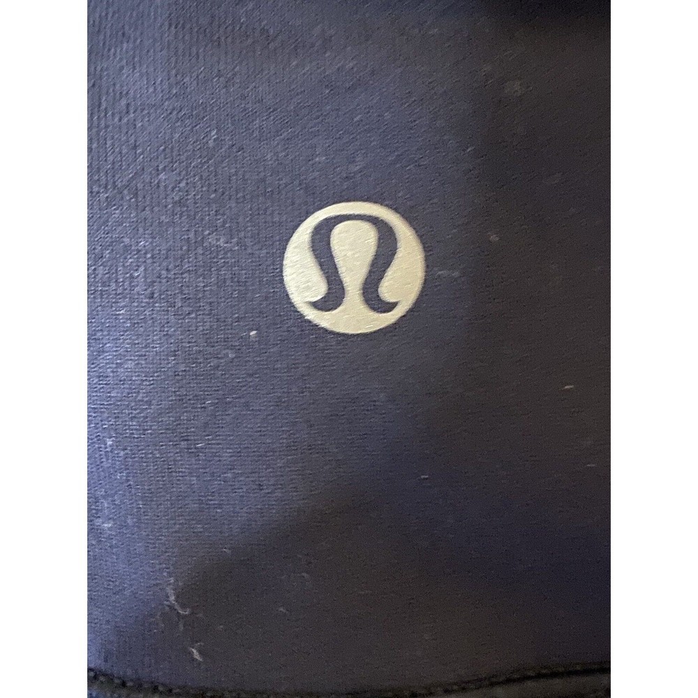 Lululemon size 4 Wunder Under Crop Camo / Pebble Print $72 - Picture 3 of 5